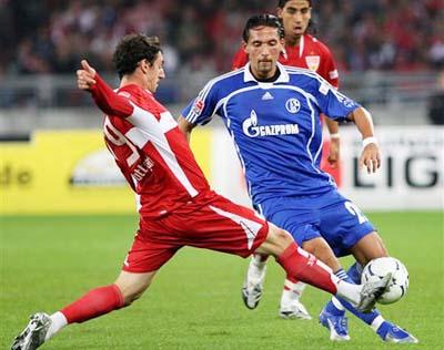 更显示了他 更显示了他